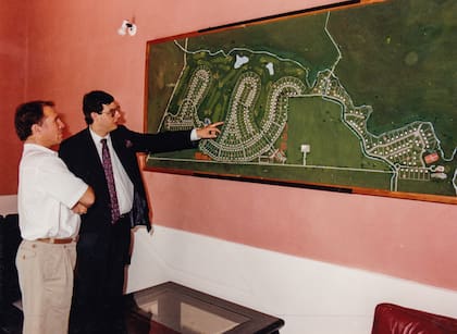 En 1989 Jaime Garbarsky empezó con la idea del primer country de viviendas permanentes en el interior del país, en Córdoba.