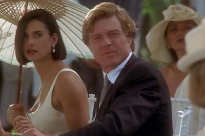 en-1993-moore-protagonizo-junto-a-robert-redford-5C4JNBD2C5EUJO24KSESCOV6W4 Los 63 de Demi Moore: de Ghost a La Sustancia, las películas que forjaron su carrera en Hollywood, sus amores y su resiliencia