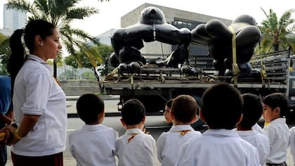 En 1995 se presentó un atentado con explosivos en Medellín que destruyó una escultura del famoso artista