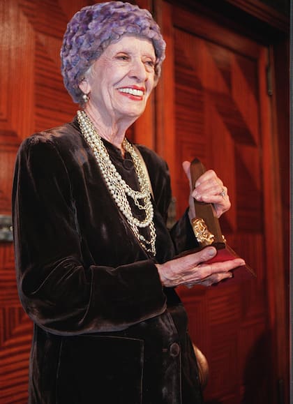 En 1998, Lydia Lamaison se ganó el ACE a Mejor actriz de comedia