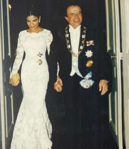 En 1998, Zulemita acompañó a su padre durante un almuerzo en el Palacio de Buckingham. 