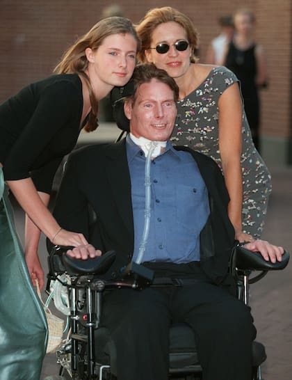 En 1999, Christopher Reeve junto a su hija Alexandra y su mujer Dana, con quien creó su fundación