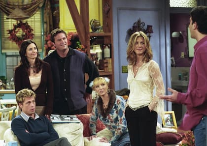 En 2001, Brad Pitt hizo un cameo en Friends, serie en la que trabajaba su esposa, Jennifer Aniston (Foto: IMDb)