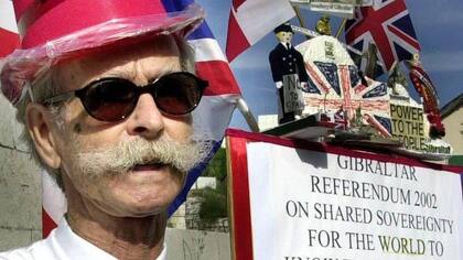 En 2002, los habitantes de Gibraltar rechazaron por voto abrumador, cualquier acuerdo que brindara a España soberanía compartida