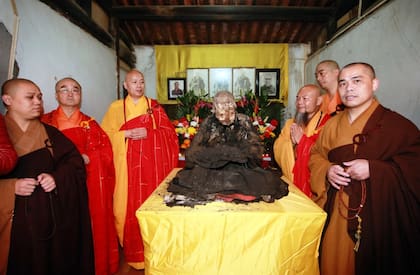 En 2002, los monjes exhumaron el cuerpo de Lama Dashi-Dorzho Itigilov