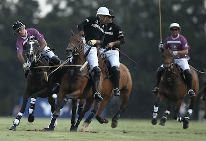 En 2003, Gonzalo Pieres le pidió que le hiciera un modelo exclusivo.