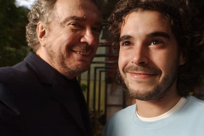 Nicolás Cabré en 2004 junto con su admirado maestro Alfredo Alcón, cuando protagonizaron la obra El gran regreso