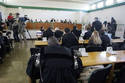 En 2005, se llevó a cabo un juicio en el que se acusó a 5 personas por el presunto asesinato de Calvi pero los implicados no fueron condenados.