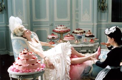 En 2006, Sofía Coppola estrenó su película "María Antonieta", protagonizada por Kirsten Dunst