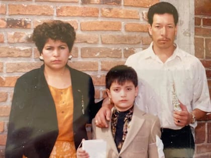 En 2008, fue arrestado por conducir bajo los efectos del alcohol, lo que le impidió calificar en 2012 para el programa DACA creado por el presidente Obama