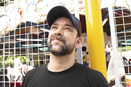 En 2008, su novela Chamamé ganó el prestigioso Premio Hammett al mejor policial en la XXI Semana Negra de Gijón, de España, y lo convenció de que la literatura podía ser un medio de vida.