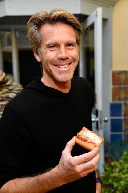 En 2009, después de haber ganado el Bailando con las estrellas, fue candidato para el Parlamento Europeo