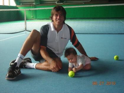 En 2010, con dos de sus pasiones, el tenis y su hija Stefy, hoy ya de tres años
