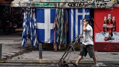 En 2010 el gobierno griego les propuso a sus acreedores internacionales un plan de recortes que incluía una fuerte subida de impuestos y recortes de pensiones para asegurar un rescate financiero