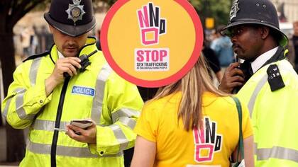En 2010, se celebró una manifestación frente al parlamento británico contra trata de jóvenes con fines de explotación sexual