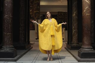 Una trama hecha de la tela más suntuosa y el temor más profundo