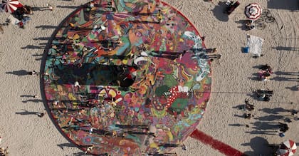 En 2012, Ximena Caminos fundó Faena Arts en Estados Unidos para consolidar un canal entre artistas de Estados Unidos y la Argentina