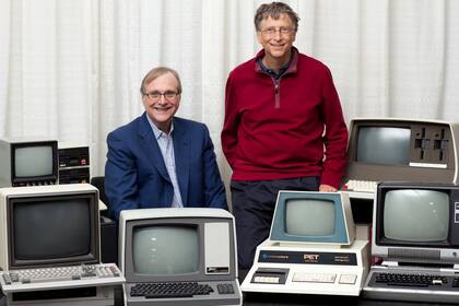 En 2013, Allen y Gates repitieron la icónica foto de los inicios de Microsoft
