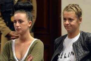 En 2013, dos mujeres fueron arrestadas en el Aeropuerto Internacional Jorge Chávez de Lima con kilos de cocaína