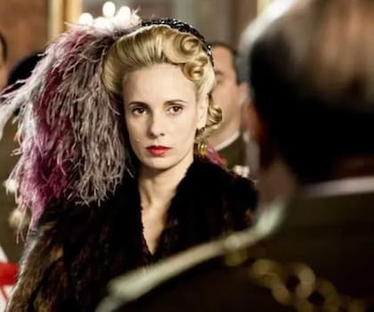 En 2013, en España, Julieta Cardinali interpretó a Evita para la miniserie "Carta a Eva", de tan solo dos capítulos, que recreó la gira de la mujer de Juan Domingo Perón por Europa en 1947. Profundiza, además, en la relación de Evita con Carmen Polo, esposa del dictador Francisco Franco