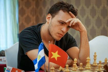 En 2013 fue campeón mundial sub 16 en el torneo disputado en Sudáfrica