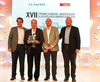 En 2015 ganó el premio a la Excelencia Agropecuaria LA NACION-Galicia como mejor cabañero y en 2019 con el negocio de genética