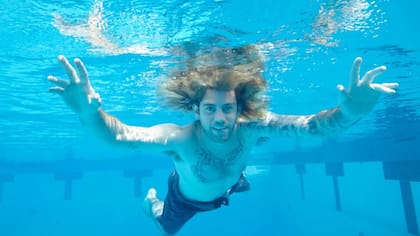 En 2016, Elden posó nuevamente para el aniversario 25 del disco de Nirvana