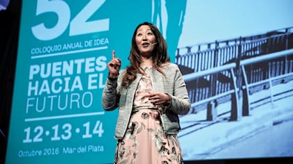 En 2016, Rebeca dio una charla sobre temas de género durante el Coloquio de Idea, en Mar del Plata