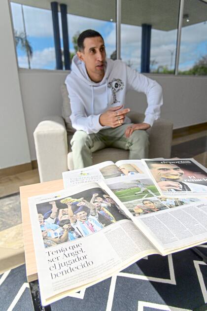 En 2016 sotuvo una entrevista con LA NACION y opinó: “Llegamos a hacer historia, pero no pudimos ser leyenda”; nueve años más tarde la situación es opuesta: “Somos leyendas de nuestro país”, está convencido.