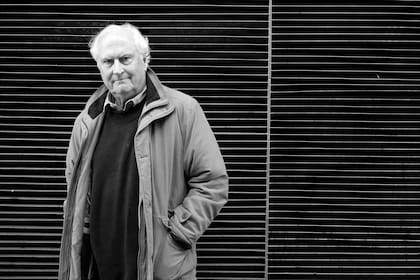 En 2017, durante el gobierno de Mauricio Macri, hubo un primer intento impulsado por el exdiputado y cineasta Pino Solanas y Sebastián Navarro