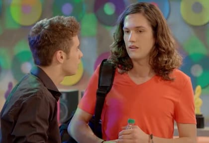 En 2017 Juan se unió al elenco de la serie juvenil Kally's Mashup como Willy Meyer