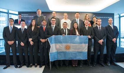 En 2018 viajaron 10 estudiantes de ingeniería de Tucumán, Misiones, Córdoba, Santa Fe y Buenos Aires para capacitarse en el programa Semillas del Futuro organizado por Huawei