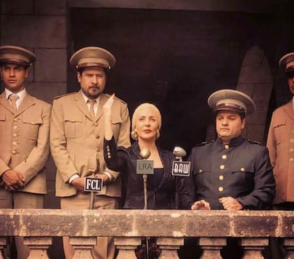 En 2019, Mónica Ayos interpretó a Evita en un capítulo de la versión mexicana de Drunken History (que reproduce capítulos de la historia contada por narradores completamente borrachos).