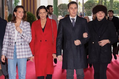 En 2020, en el International Circus Festival, junto a su mamá y sus hermanos, Pauline y Louis Ducruet.
