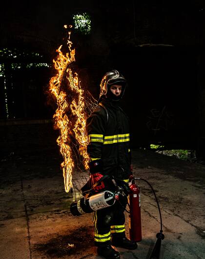 En 2020, Jonathan Vero creó la empresa de entretenimiento Ignition, donde desarrolló sus habilidades con el fuego