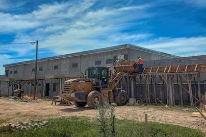 En 2022, la por entonces gestión de Alberto Fernández informó que avanzaba la obra pero, funcionarios libertarios y otros de la provincia de Santa Fe, indicaron que en 2023 estuvo prácticamente parada