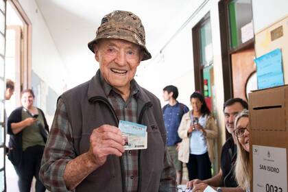 En 2023, con 106 años, Ronnie fue a votar
