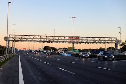 En 2023 se inauguró el primer peaje inteligente para vehículos livianos en la autopista Illia