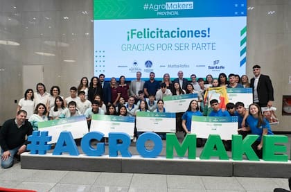 En 2024, decidieron volver a participar del concurso Agromakers, esta vez con un enfoque más concreto: delantales impermeables, un insumo esencial en las prácticas agroindustriales que obtuvo el segundo lugar