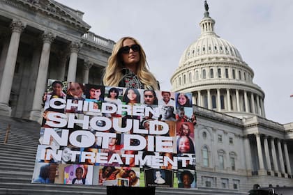En 2024, la socialité también se manifestó frente al Capitolio para defender la Ley Contra el Abuso Institucional Infantil en su país