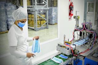 $70 millones: en 45 días levantaron una fábrica para producir barbijos