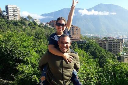 Melvin, junto a su mujer, Daneli, en Venezuela.
