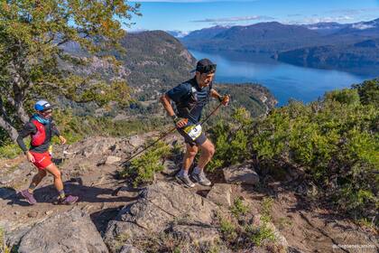 En abril de este año, Pau Capell se coronó como ganador en las 100 millas de Patagonia Run. Superó el circuito y arribó a la meta con un tiempo de 19 h 26min y 3 seg.