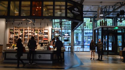 En abril se inauguró la primera cafetería de la empresa italiana de máquinas espresso La Marzocco