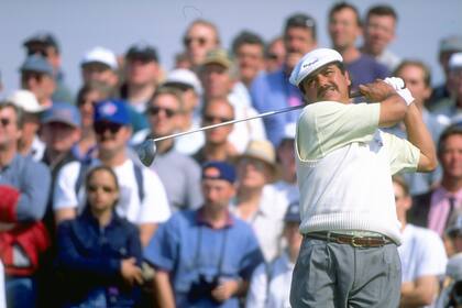 En acción, durante el Abierto Británico, en el Royal Troon Golf Club en Escocia. 1997.