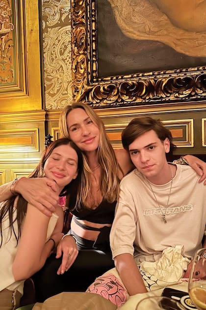 En agosto, Andrea viajó con Francesca y Stefano por primera vez los tres juntos a Europa. Confiesa, además, que comparte muchas charlas con ellos y que le gusta pasar tiempo a solas con cada uno.