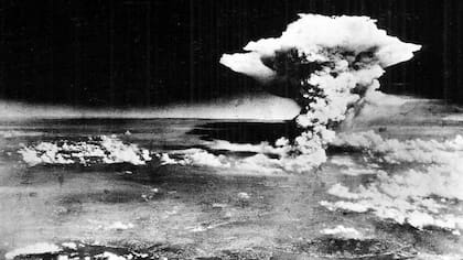 En agosto de 1945, Estados Unidos lanzó dos bombas atómicas sobre Hiroshima y Nagasaki, en Japón