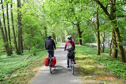 En Alemania, en especial en los pueblos, los chicos suelen manejarse en bicicleta e ir solos a la escuela.