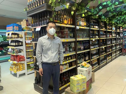 "En algún momento se me cruzó por la cabeza volverme a China, pero yo me acostumbré a vivir en el país y tengo dos hijos argentinos", dice Lin