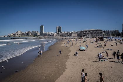 En algunas playas debutarán los paradores móviles, donde las sombrillas deberán retirarse al término de cada jornada